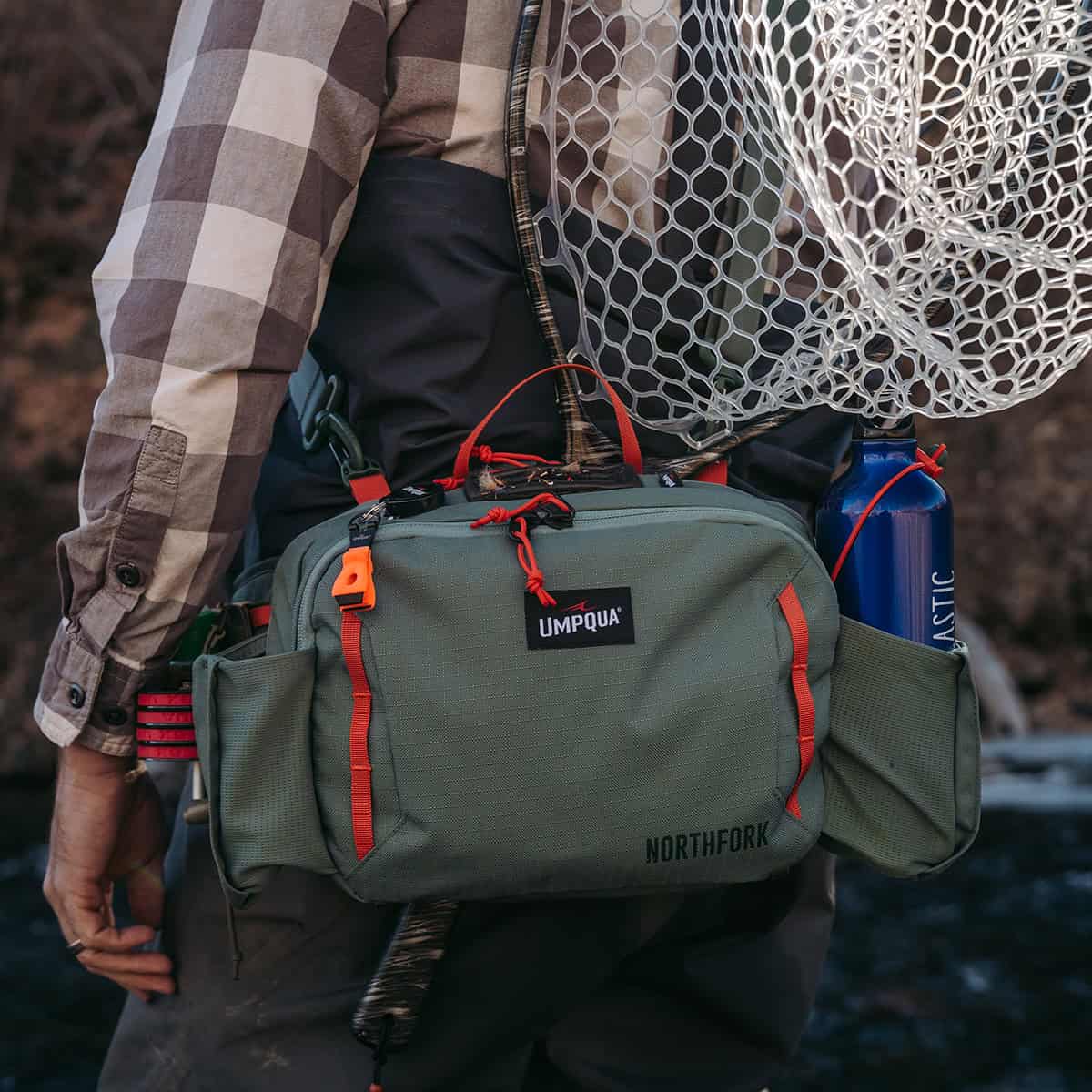 052857320480 35296 Umpqua Northfork Waist Pack Pine Side Net Slot and Water Bottle Holder