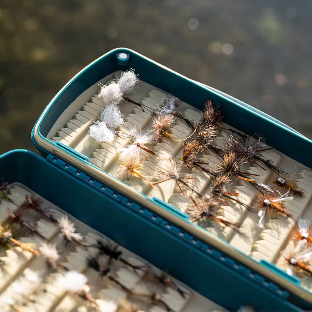816332014338 Fishpond Tacky Pescador Large Waterproof Fly Box Baja Blue Open Dry Flies