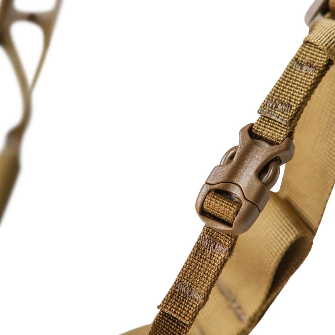 888564191477 Mystery Ranch Bino Harness 10x Coyote Clip Detail