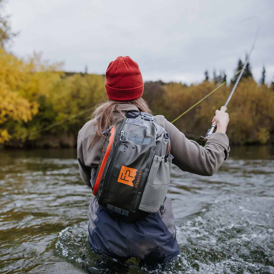 New 2025 816332016233 Fishpond Stormshadow Sling Pack Water Resistant Ambidextrous Fly Fishing Sling Pack Recasting Fly Rod