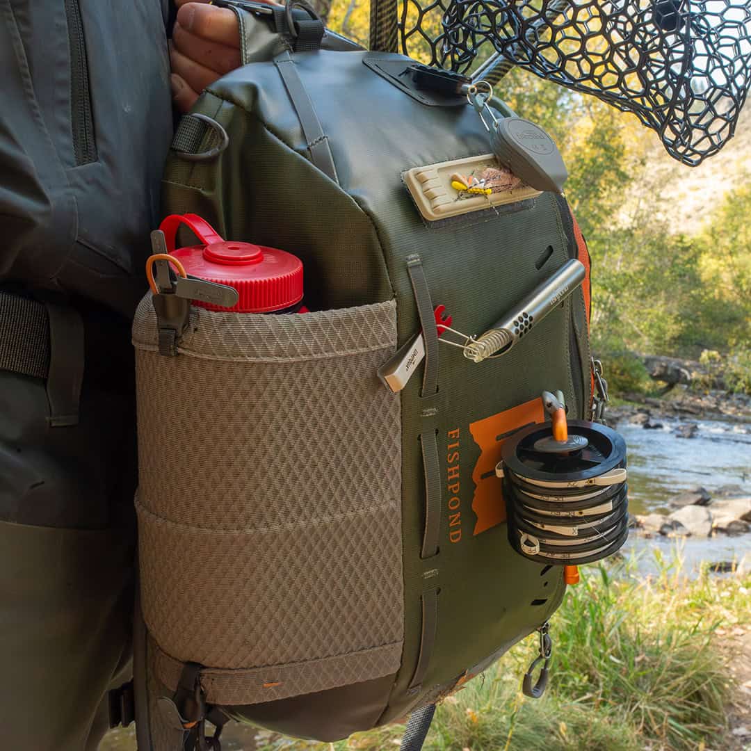 New 2025 816332016233 Fishpond Stormshadow Sling Pack Water Resistant Ambidextrous Fly Fishing Sling Pack Water Bottle Holder Detail
