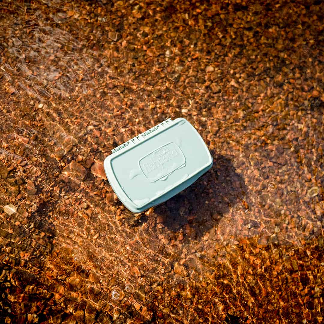 816332015632B135 TPFB-MP-S-SG Fishpond Tacky Pescador Waterproof Fly Box Small With MagPad Smoke Grey Floating In Water
