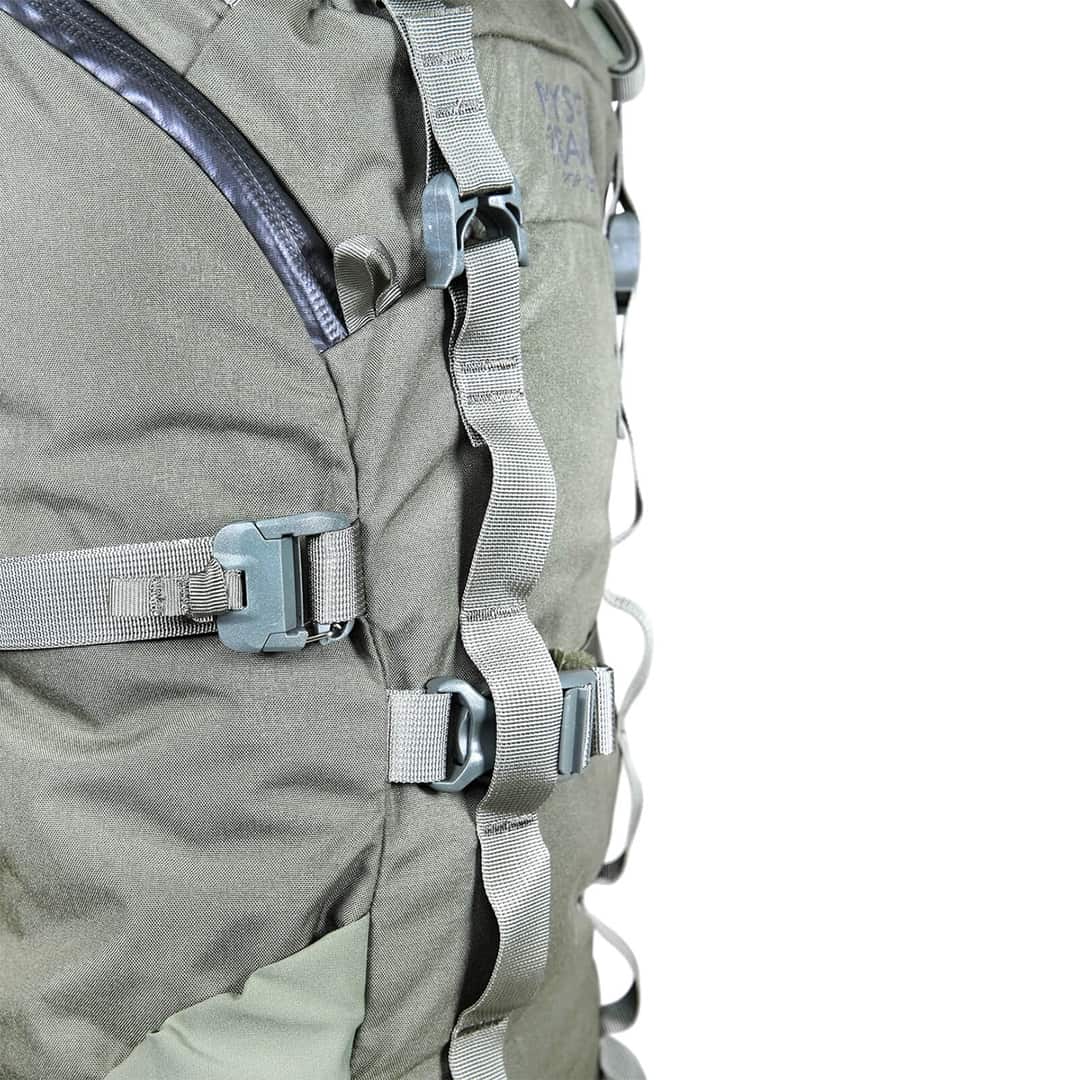 888564203194 Mystery Ranch Pop Up 30 Hunting Backpack 112822 Foliage Camlock Detail