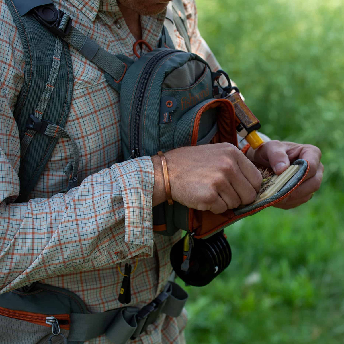 CCCPK 816332014772 Fishpond Canyon Creek Fly Fishing Chest Pack Drop Down Tacky Fly Bench
