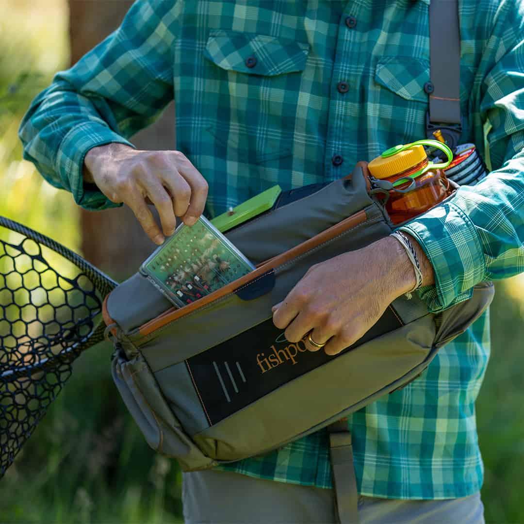 FHSP-G 816332012938 Fishpond Flathead Ambidextrous Fly Fishing Sling Pack Fly Box Closeup Detail