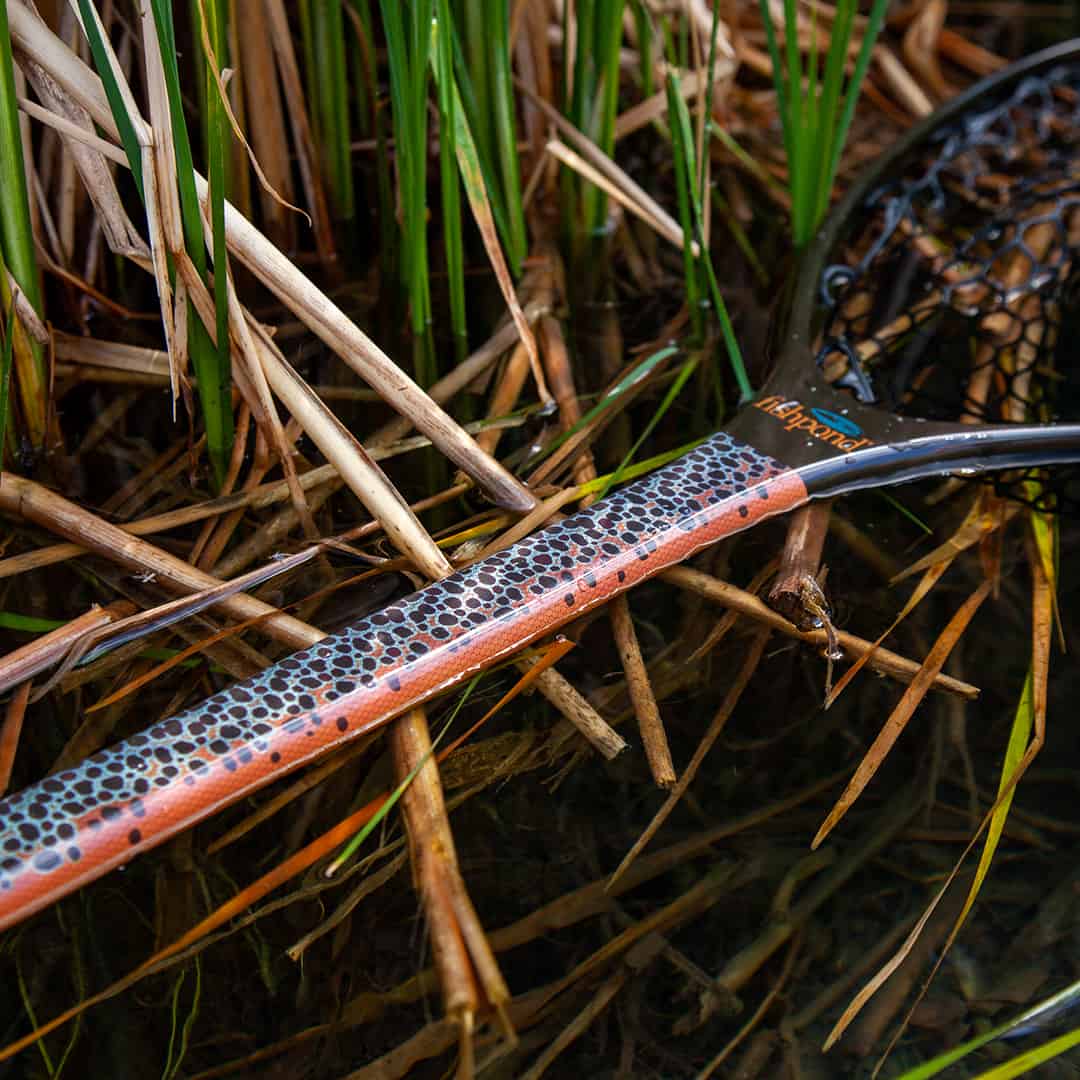 NMLN-SE 816332014925 Fishpond Nomad Mid Length Net Brown Trout Slab Limited Edition In Water Side