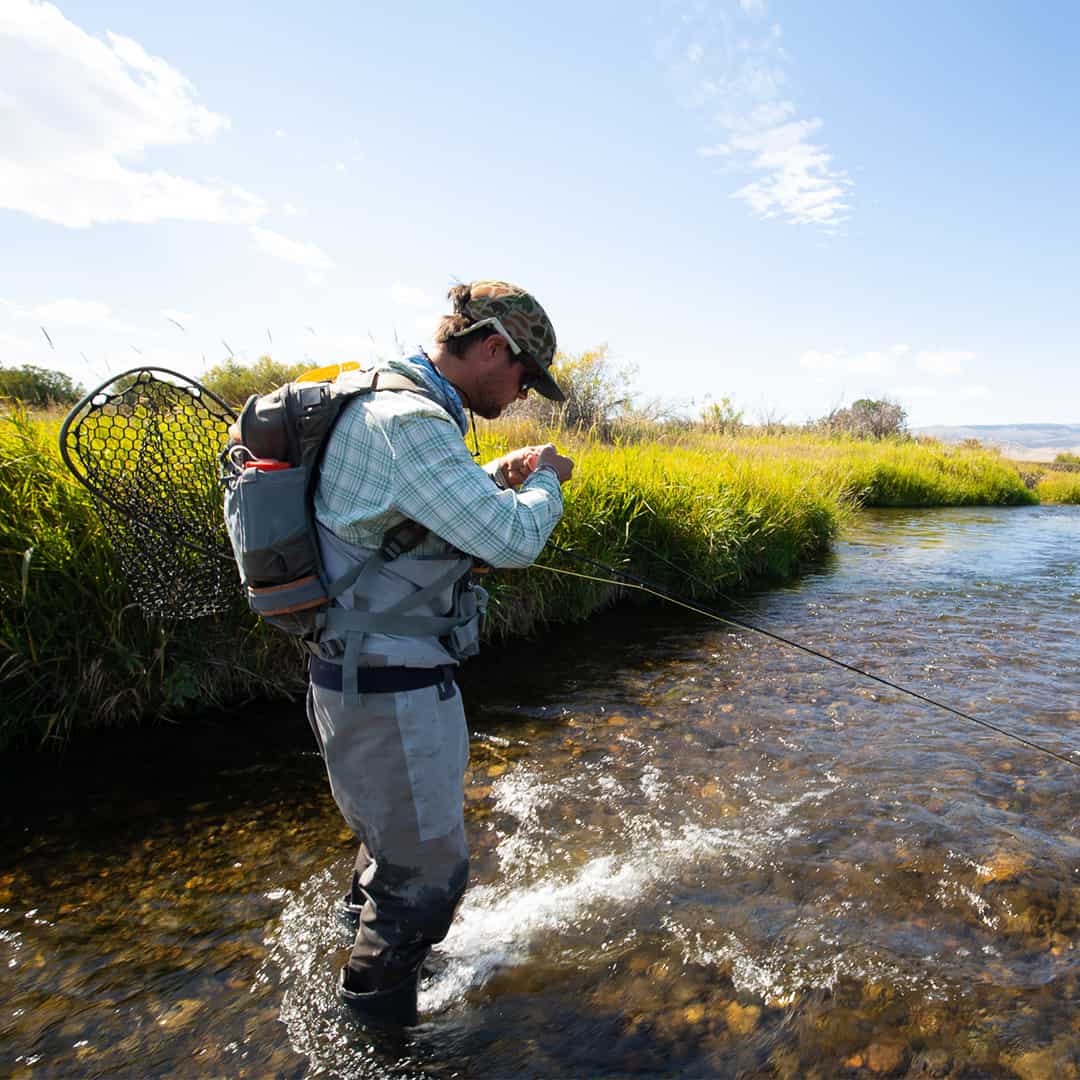 RLBK 816332014956 Fishpond Ridgeline Fishing and Travel Backpack Rigging On the River Fly Fishing Water Bottle Detail