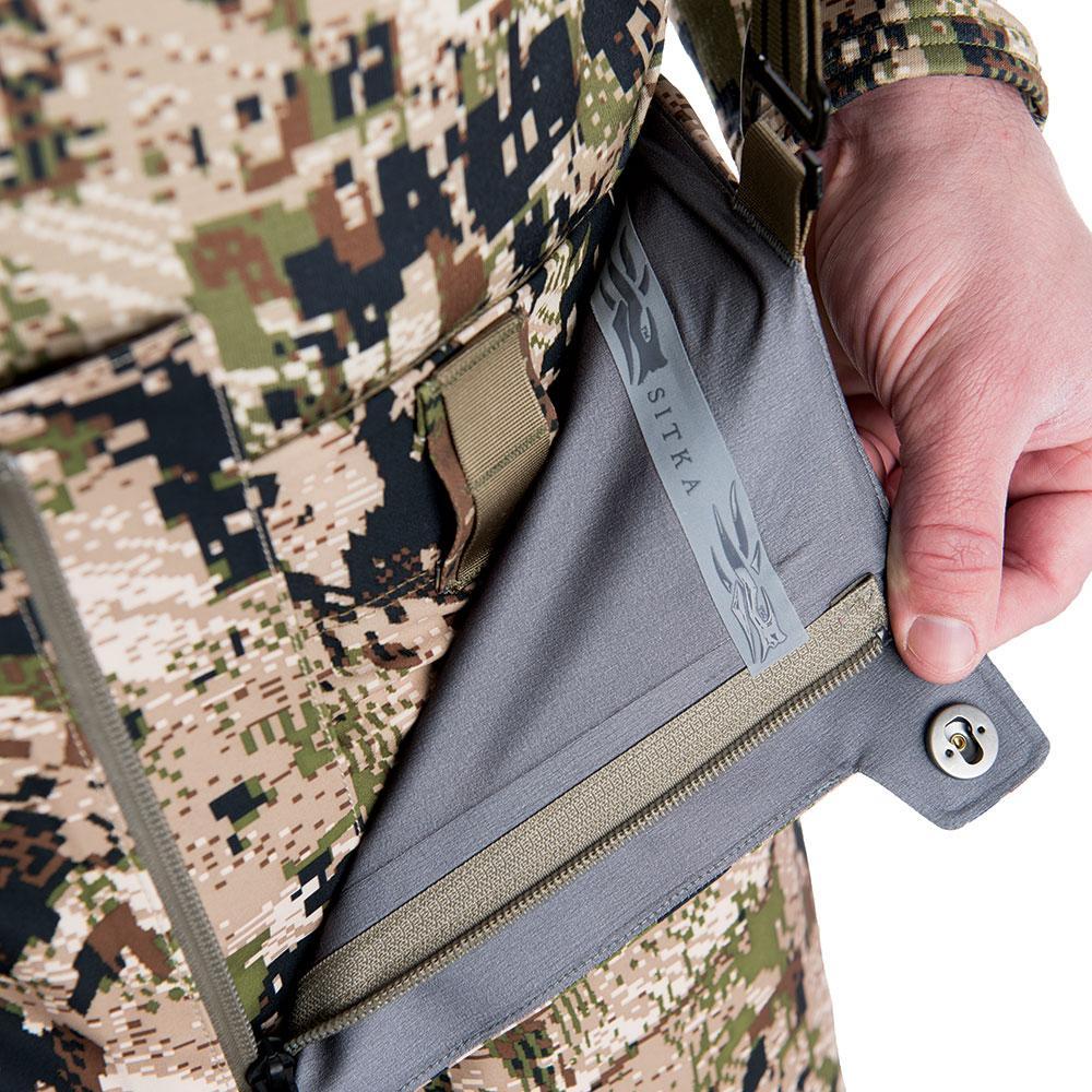 SITKA Gear Cloudburst Rain Jacket Optifade Subalpine Closure Detail