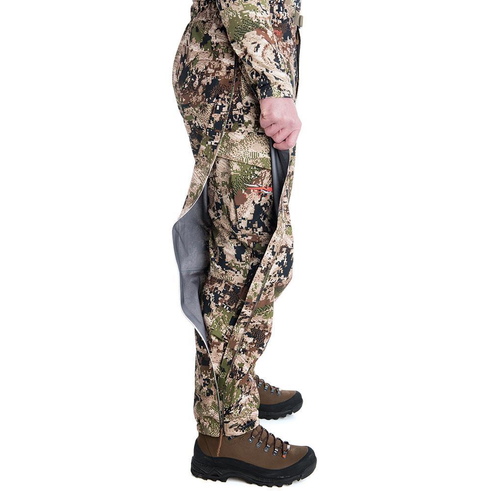 SITKA Gear Cloudburst Rain Jacket Optifade Subalpine Full Length Leg Zipper Detail