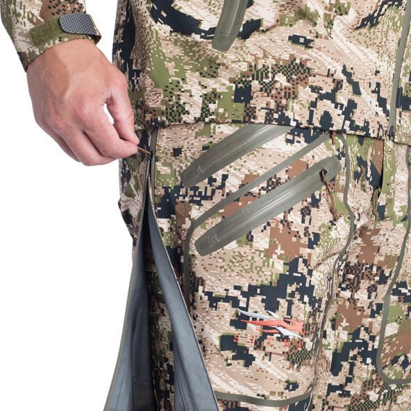 SITKA Gear Cloudburst Rain Jacket Optifade Subalpine Leg Zipper Detail