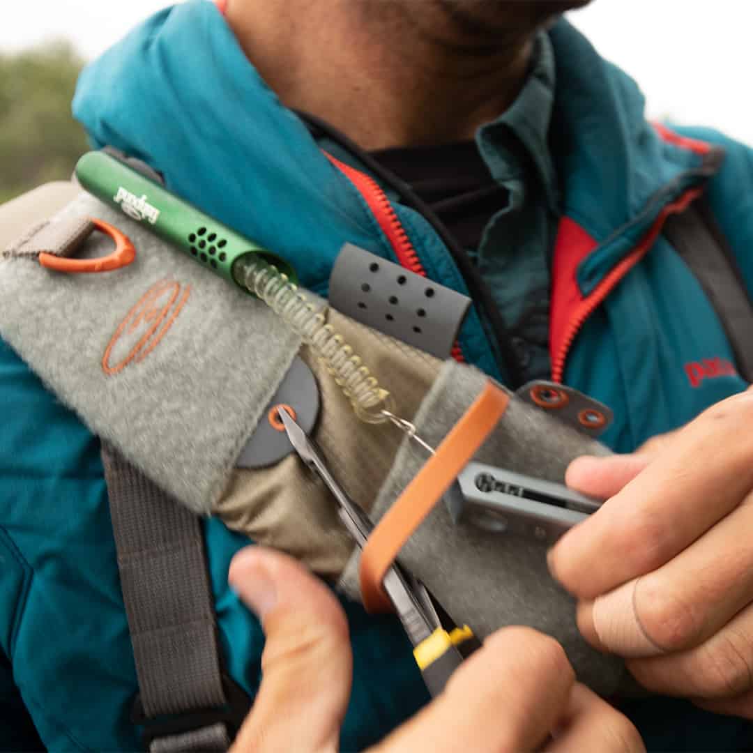 SS-2.0-G 816332014901 Fishpond Summit Fly Fishing Sling Pack Granite Gravel Sling attachments