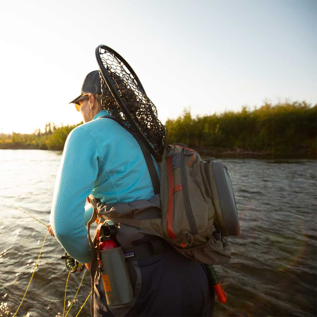 SS-2.0-G 816332014901 Fishpond Summit Fly Fishing Sling Pack Granite Gravel With Bear Spray