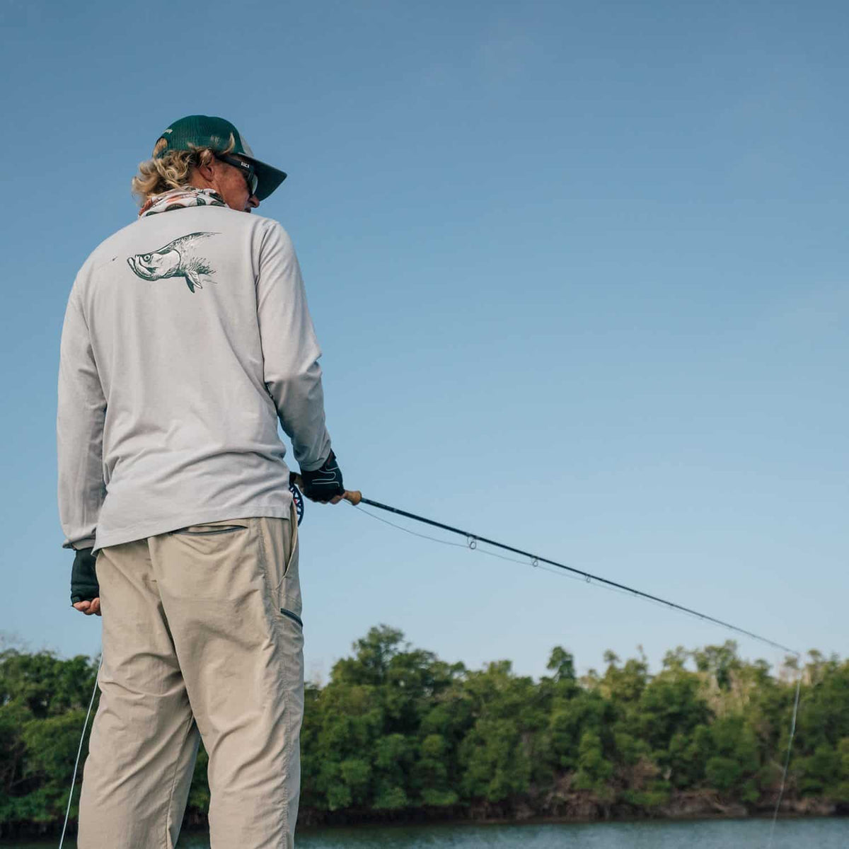 TPAR85 RepYourWater Artists Reserve Tarpon Ultralight Fishing Sun Shirt Lifestyle