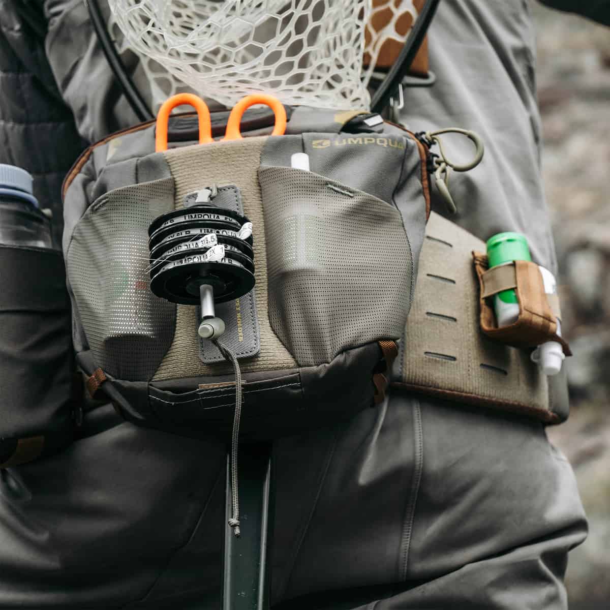 Umpqua ZS2 Ledges 500 Fly Fishing Waist Pack Back Olive Fishing Shimi Closeup