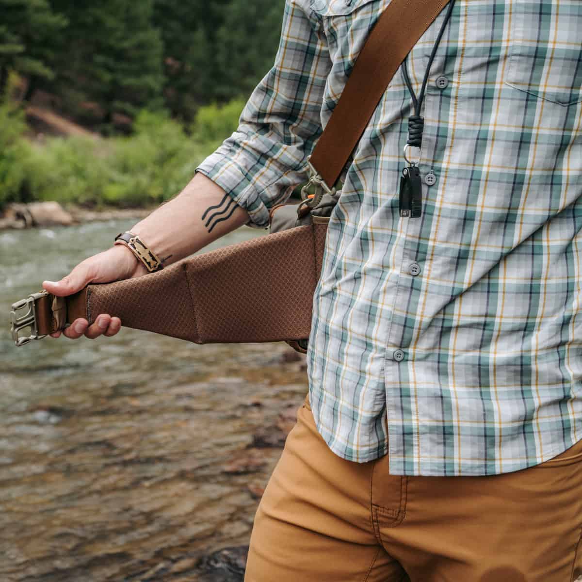 Umpqua ZS2 Ledges 500 Fly Fishing Waist Pack Back Olive Waist Belt