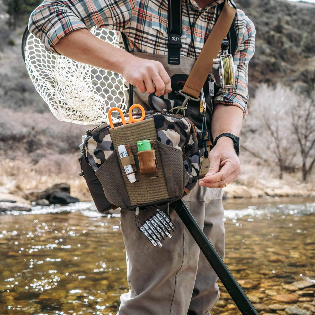 umpqua zs2 ledges 650 fly fishing waist pack camo on river easily accessible