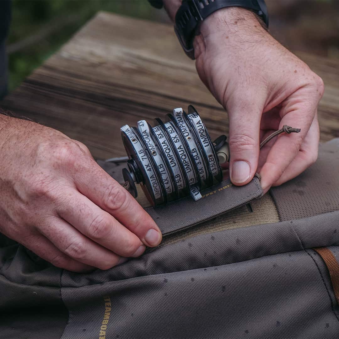 umpqua zs2 tippet dock holder olive velcro back 35275-052857239393