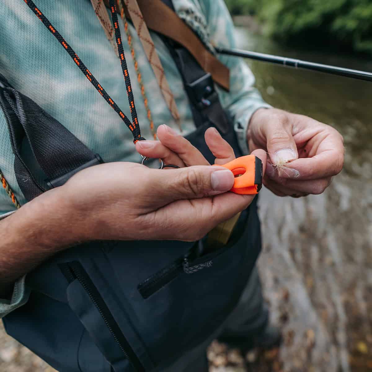 052857311891 33149 Umpqua RiverGrip PS Precision Series Big Nipper Tungsten Carbide Orange Cutting Tippet on the River