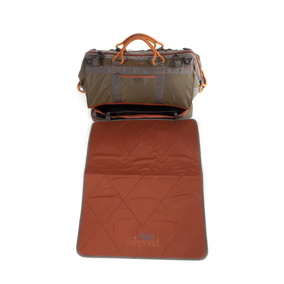 816332016165 Wader Bag Fishpond Cimarron Wader Storage Bag For Fly Fishing Front With Changing Mat