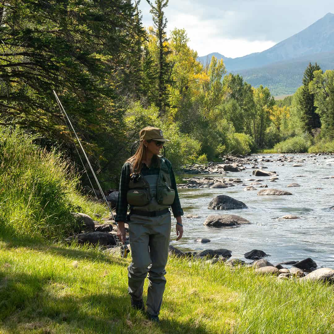 816332016790 Fishpond FlyLite Womens Fly Fishing Vest Walking River