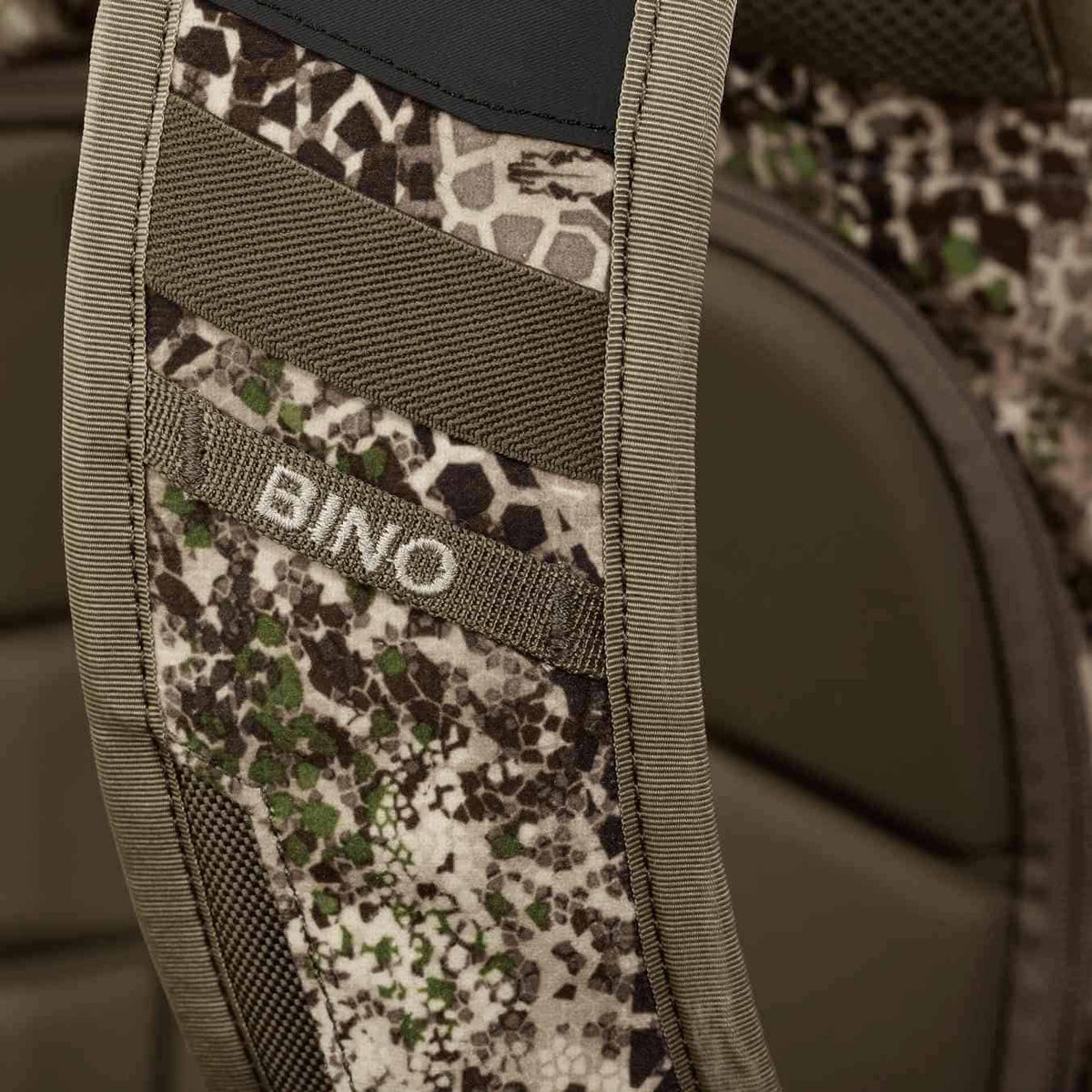 Badlands Packs 2200 Hunting Backpack 2020 Model Approach Camo Back Additional Bino Connect Detail