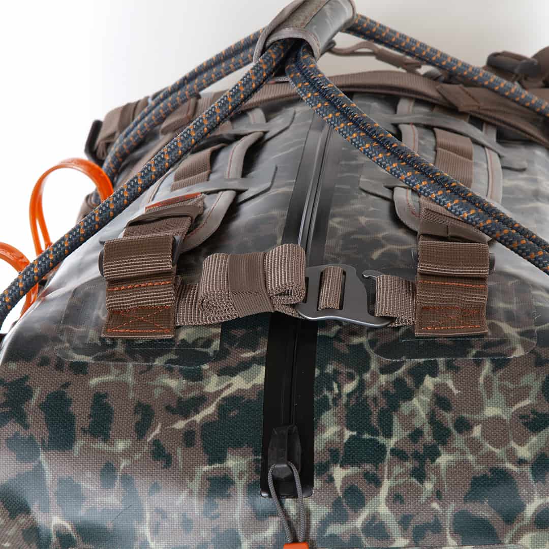 TLSD-ERC 816332015137 Fishpond Thunderhead Large Submersible And Waterproof Duffel Bag Newstream Model 2022 Eco Riverbed Camo Strap Detail